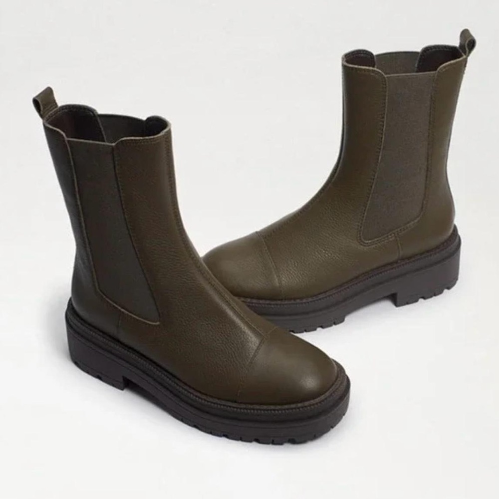 WELLINGTON LUG SOLE CHELSEA BOOT